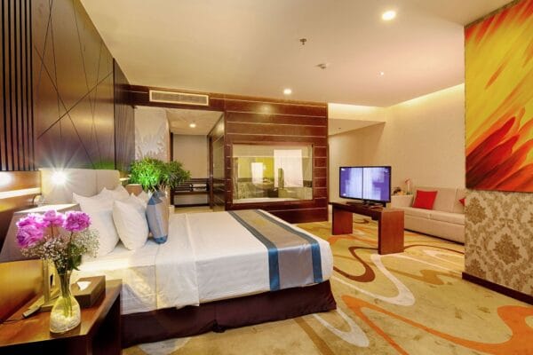 Bussiness Suite Room